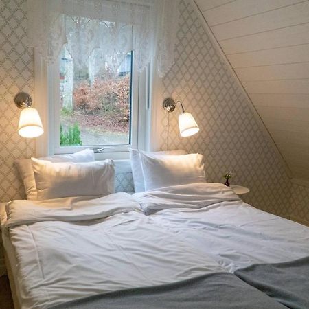 Anfasteroed Gardsvik - Badstugor Med Loft Ljungskile Exterior photo